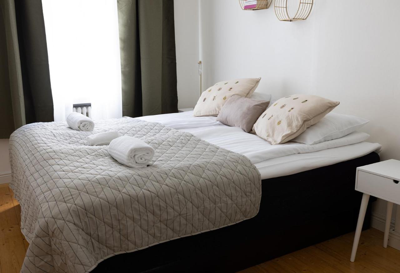 2Ndhomes City Center 2Br Apartment By The Finnish National Theatre With Balcony And Park View هلسنكي المظهر الخارجي الصورة